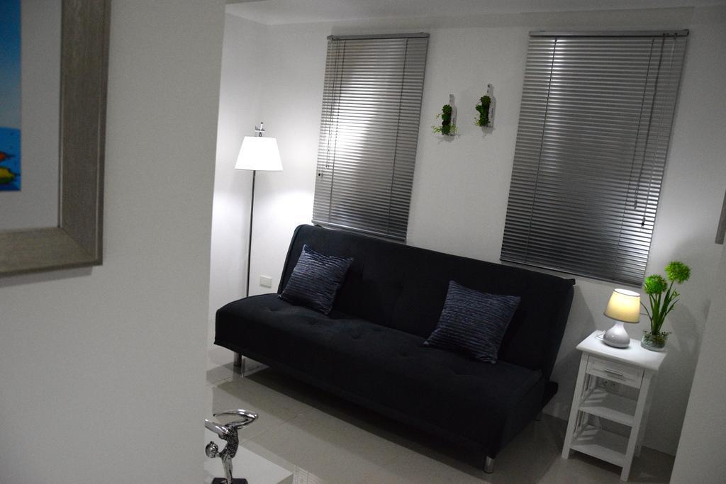 Jazz Makati Luxury Apartment Manila Exterior photo